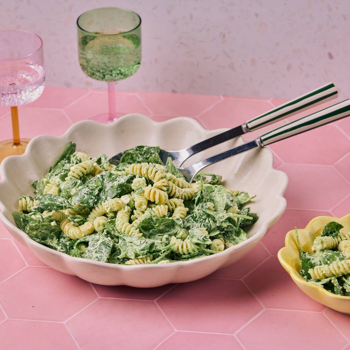 Green Goddess -pastasalaatti