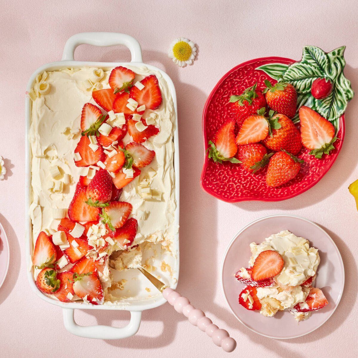 Mansikkatiramisu
