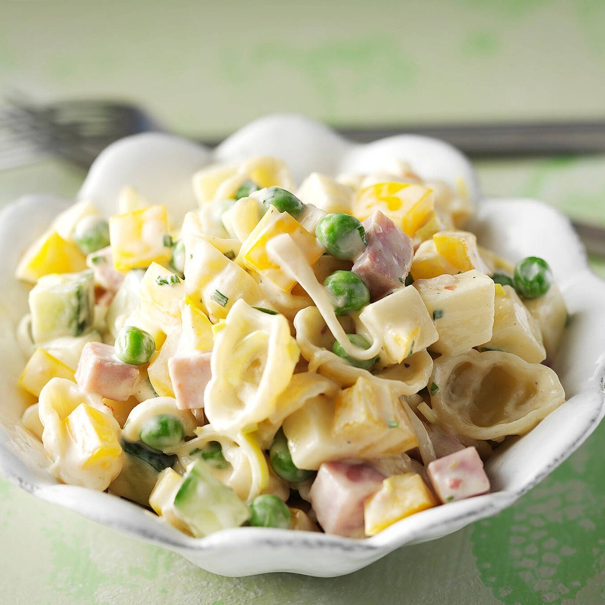 Kinkku-pastasalaatti