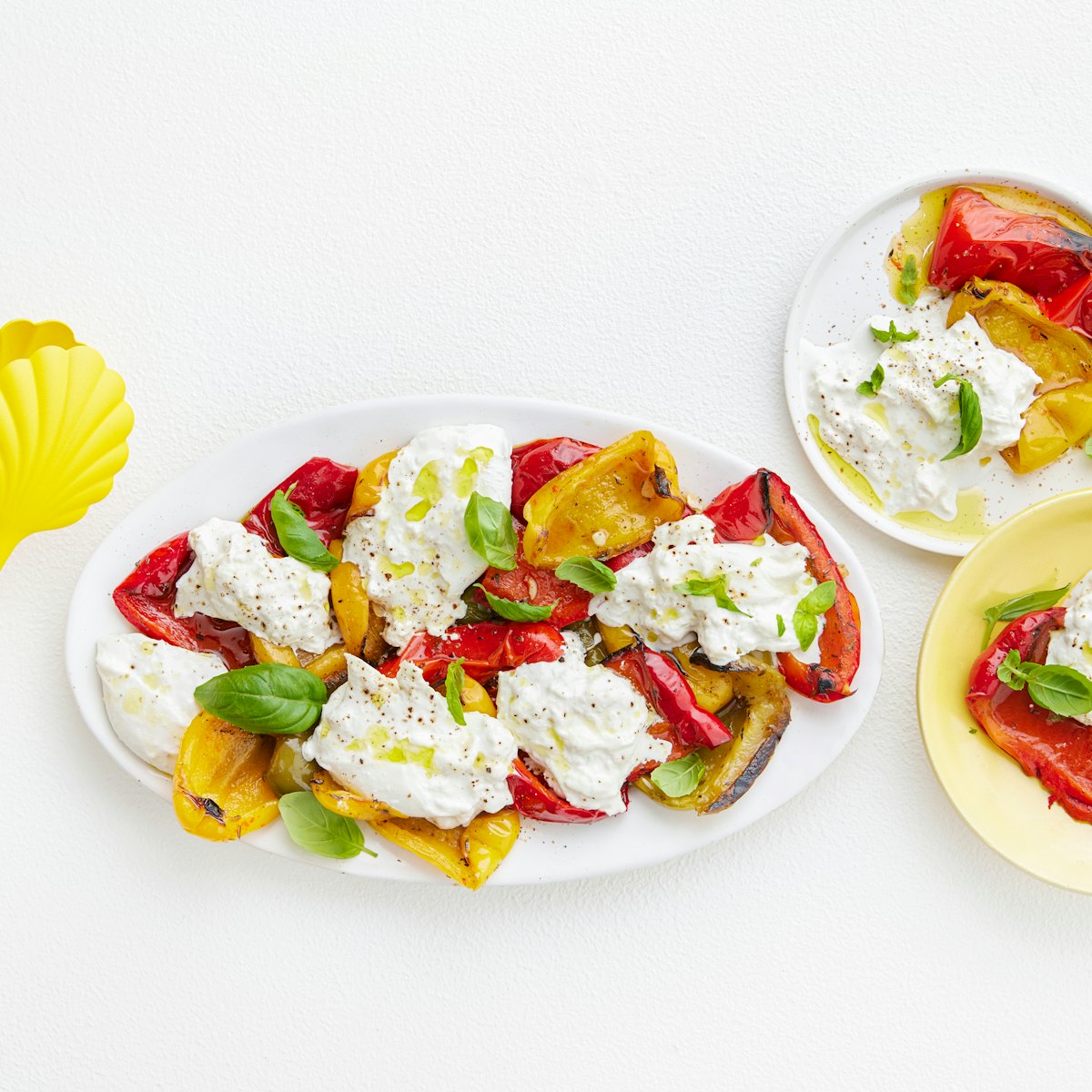 Grillatut paprikat ja burrata