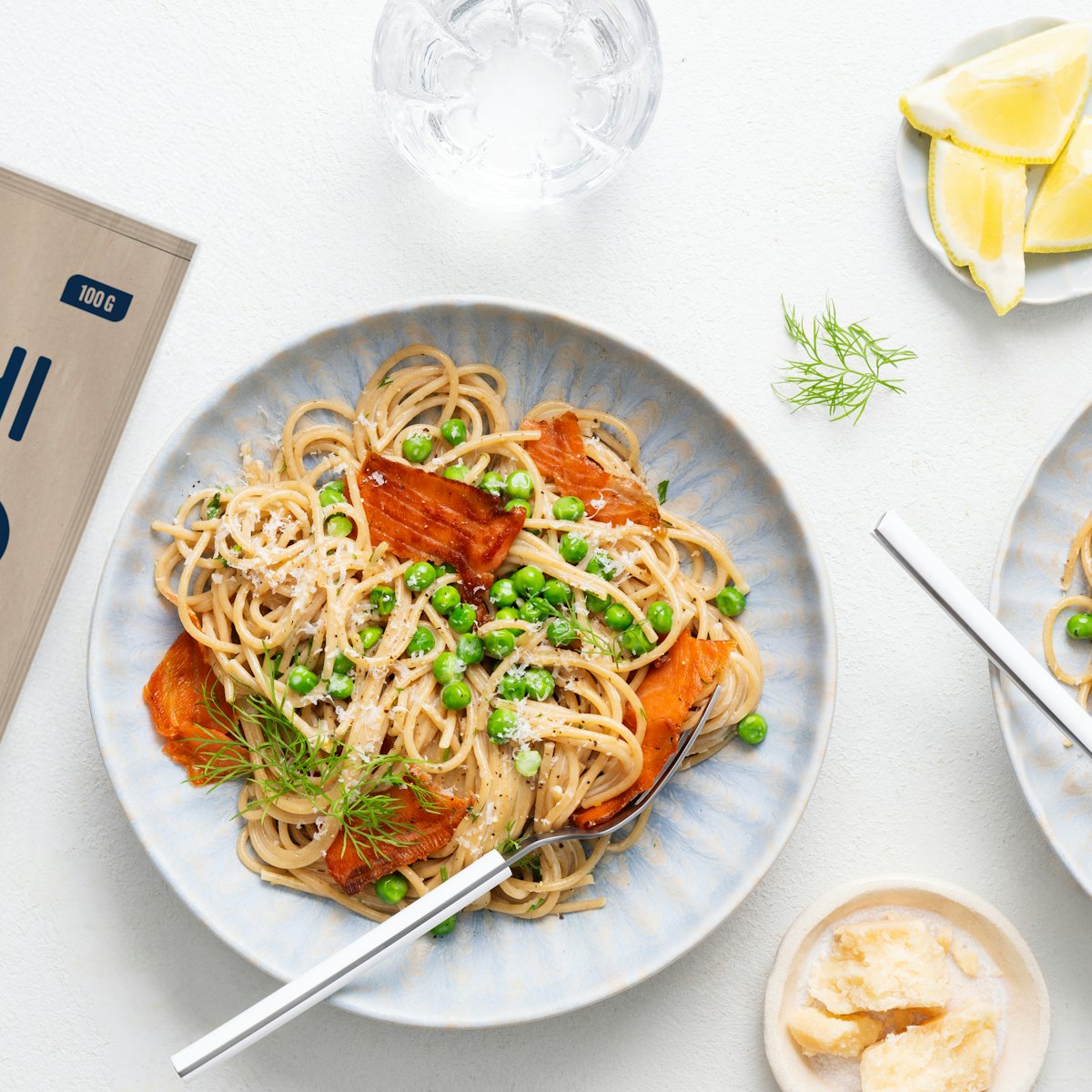Kirjolohipekonipasta