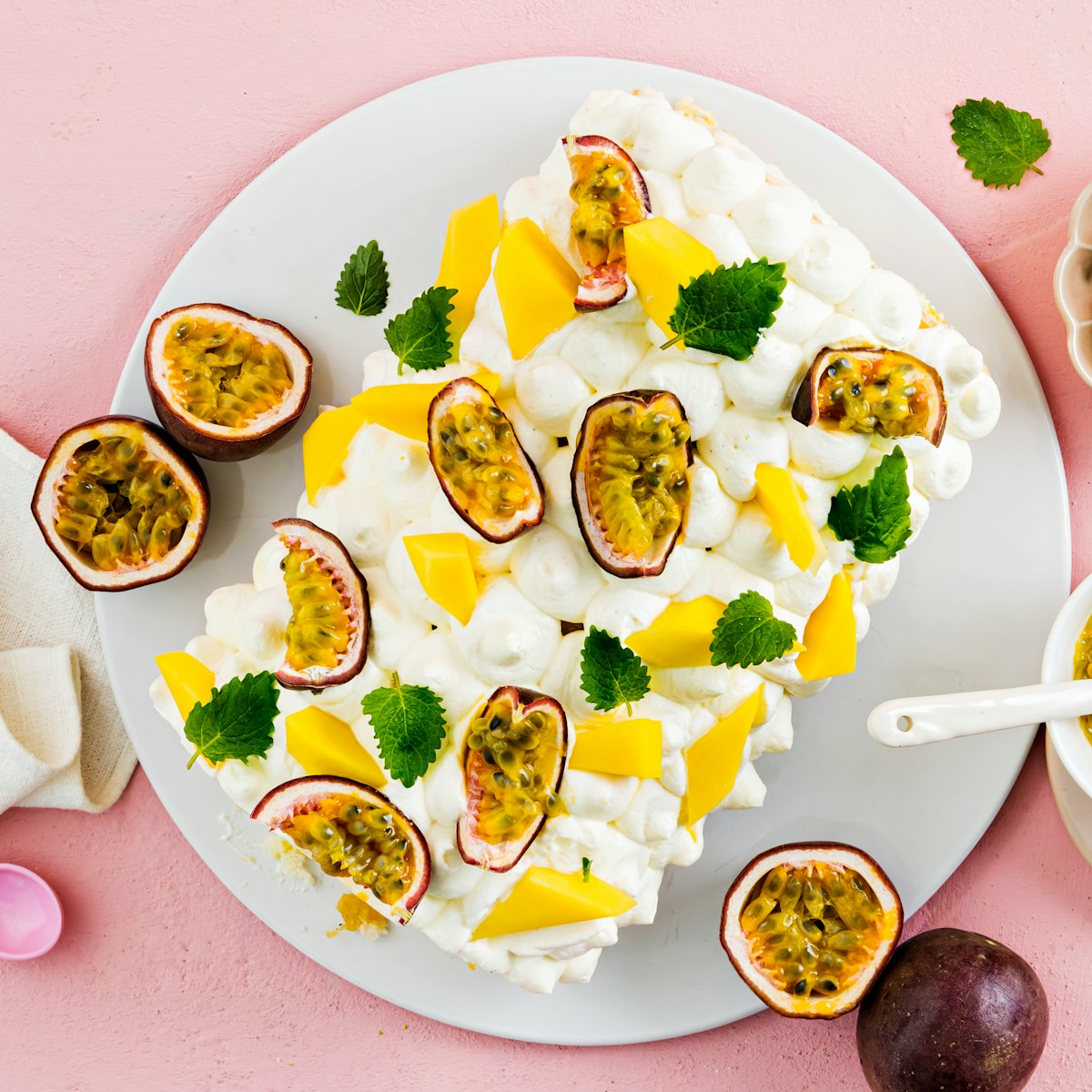 Mango-passionkääretorttu